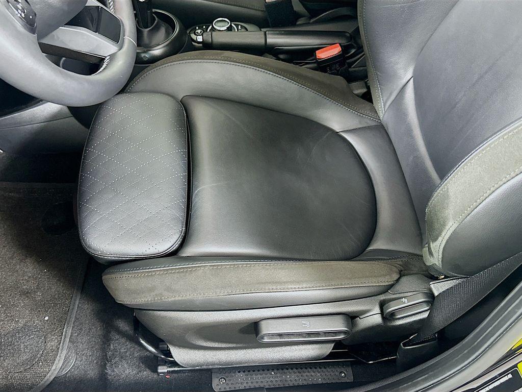 used 2022 MINI Hardtop car, priced at $19,000