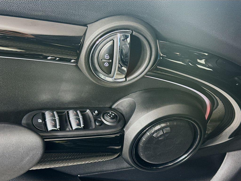 used 2022 MINI Hardtop car, priced at $19,000