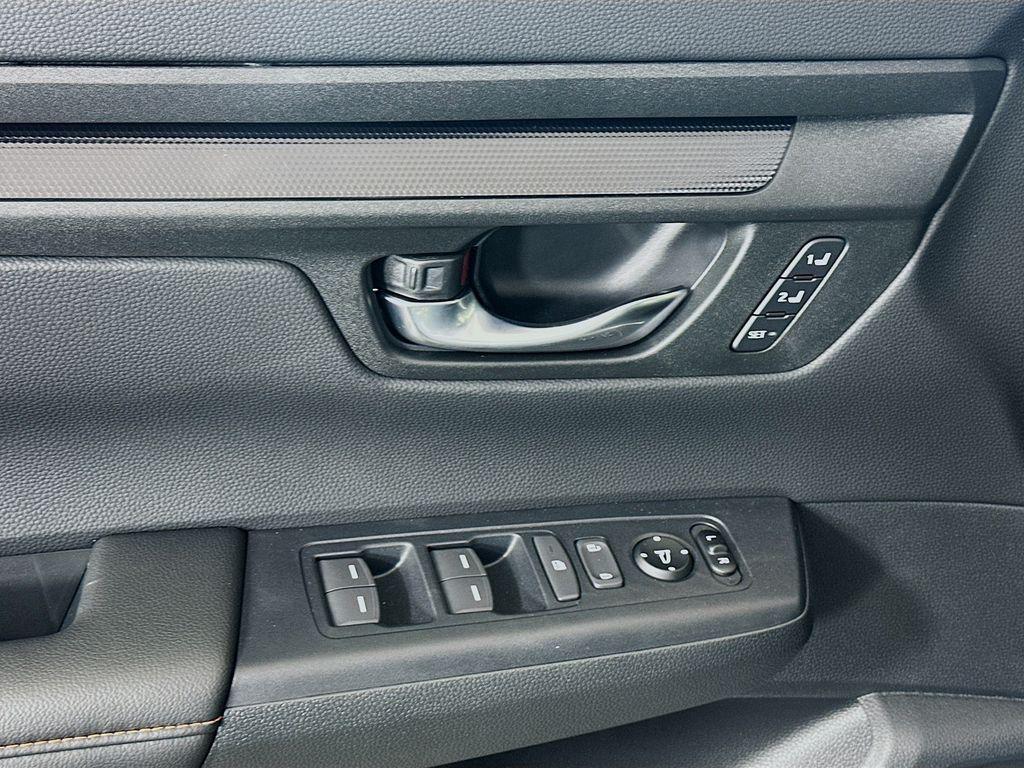 new 2026 Honda CR-V Hybrid car, priced at $40,175