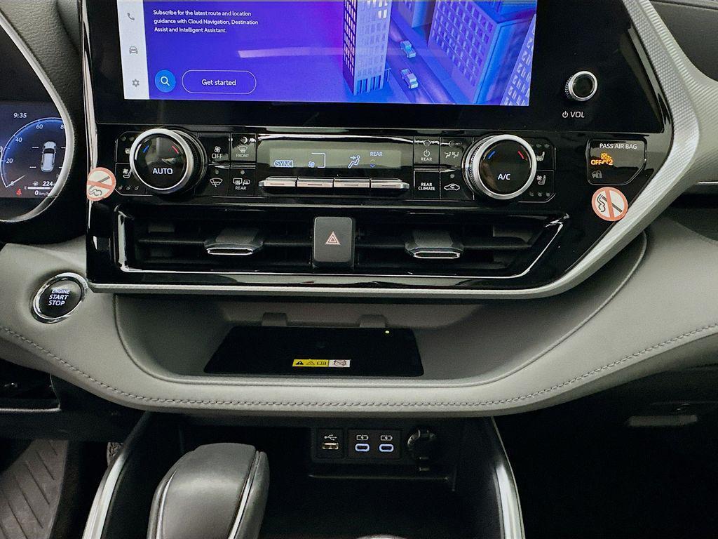 used 2023 Toyota Highlander car, priced at $39,100