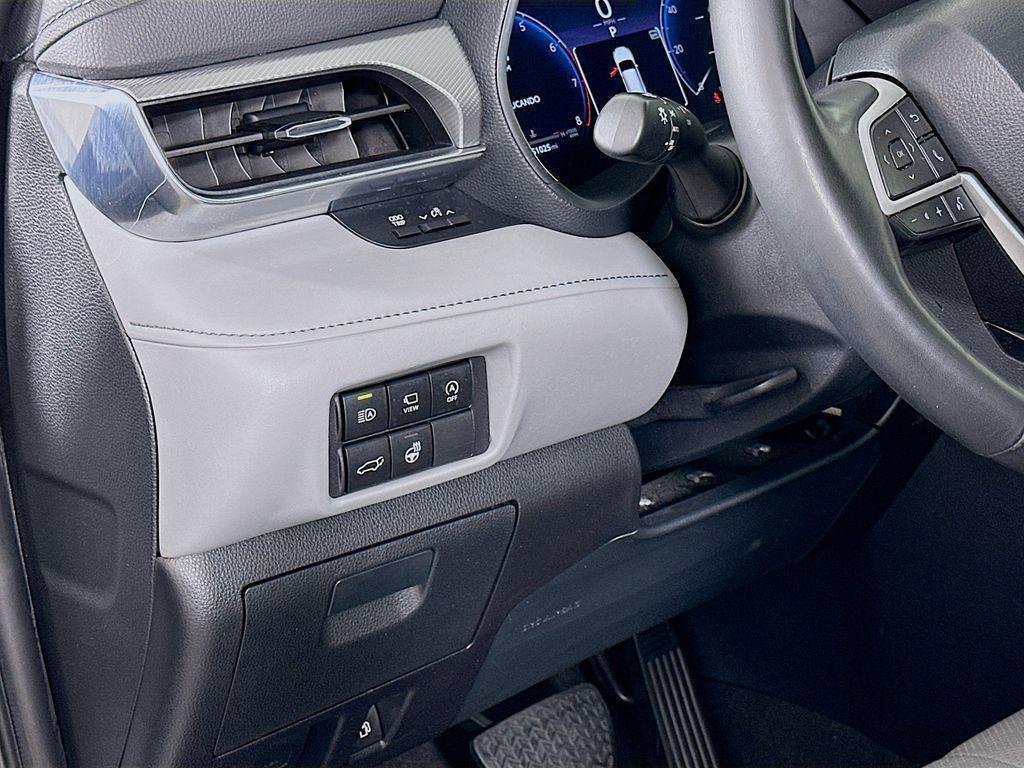 used 2023 Toyota Highlander car, priced at $39,100