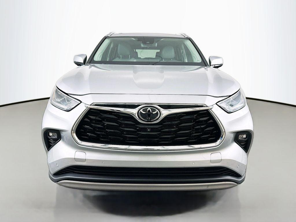used 2023 Toyota Highlander car, priced at $39,100