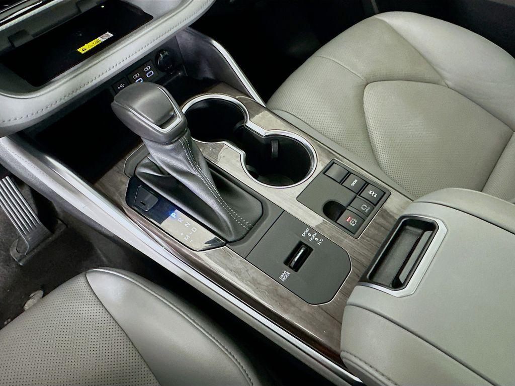 used 2023 Toyota Highlander car, priced at $39,100
