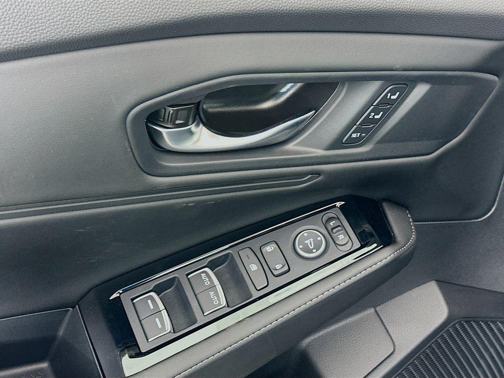 new 2025 Honda Accord Hybrid car, priced at $40,495