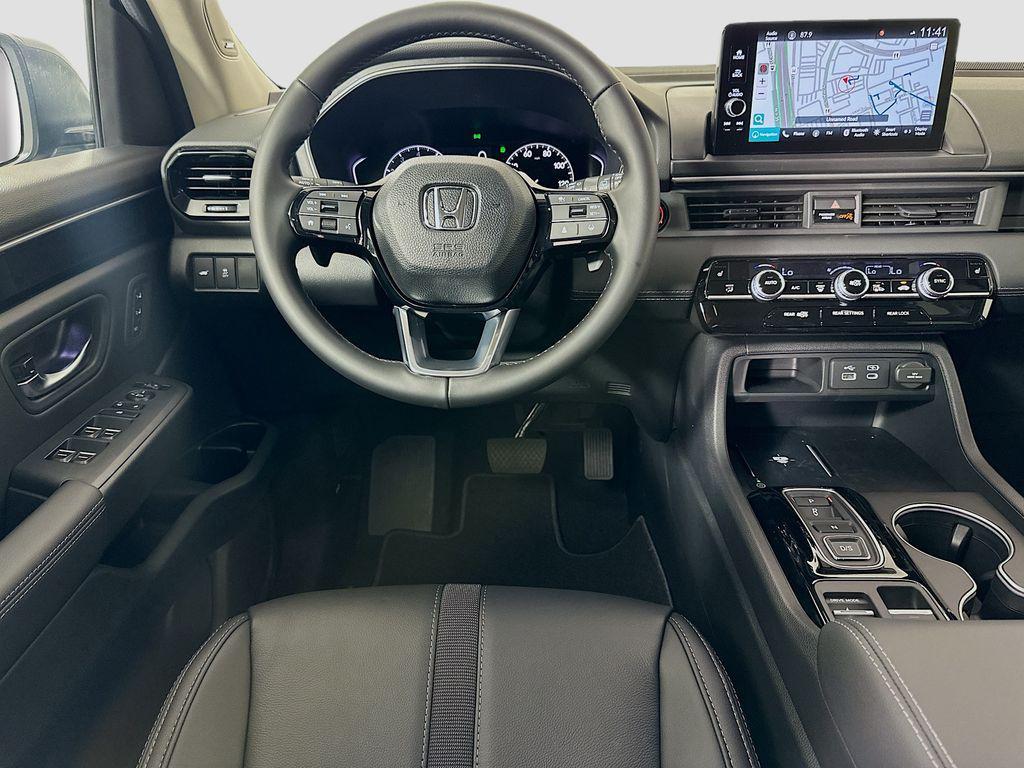 new 2025 Honda Pilot car, priced at $52,950