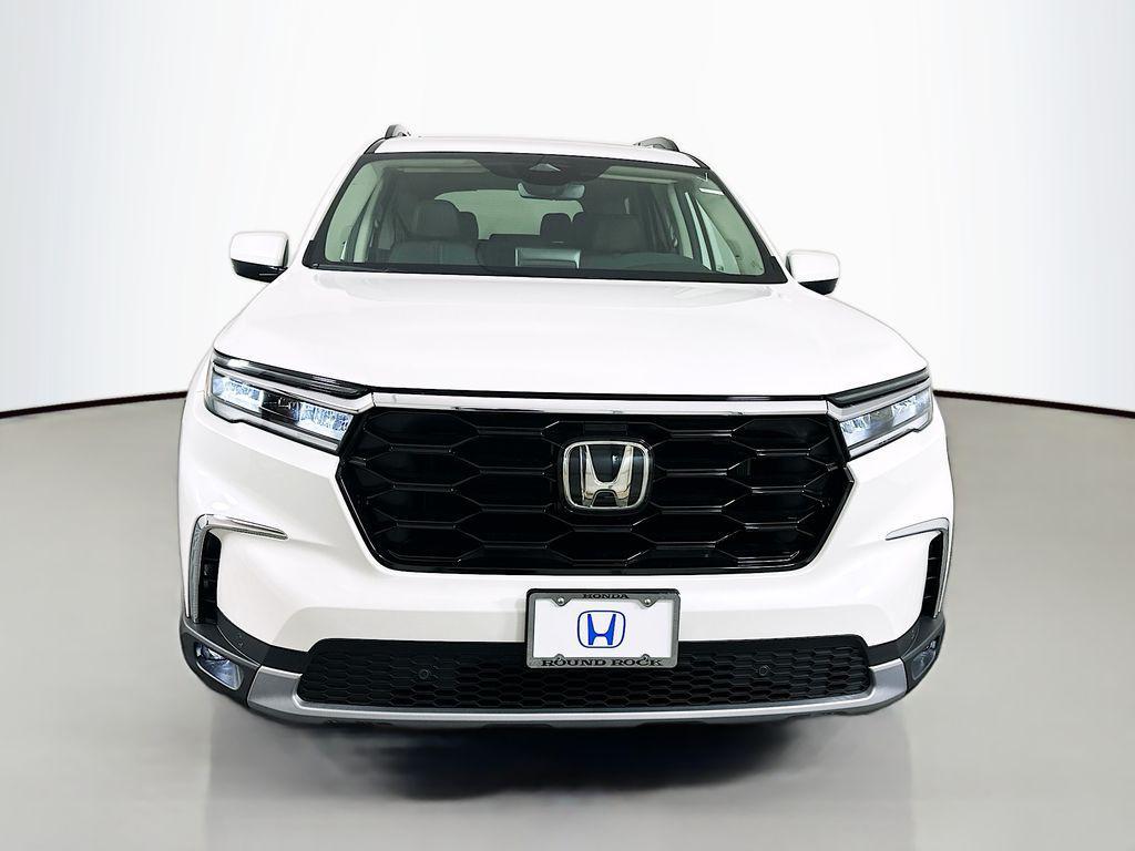 new 2025 Honda Pilot car, priced at $51,550