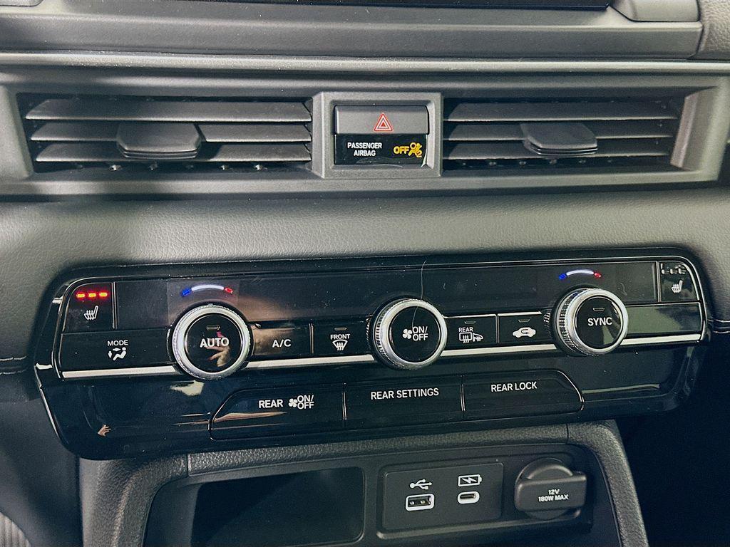 new 2025 Honda Pilot car, priced at $51,550