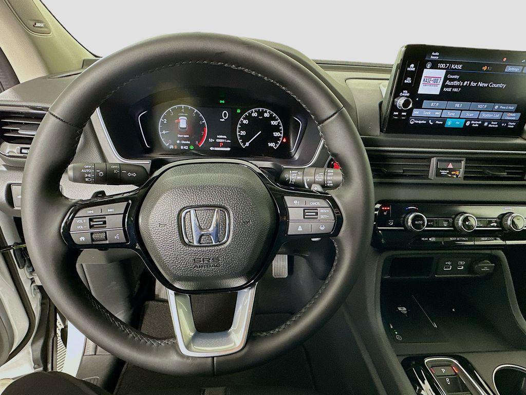 new 2025 Honda Pilot car, priced at $51,550