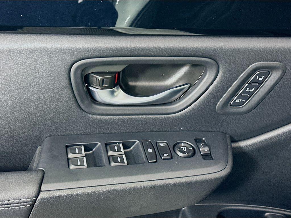 new 2025 Honda Pilot car, priced at $51,550