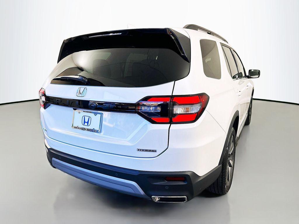 new 2025 Honda Pilot car, priced at $51,550