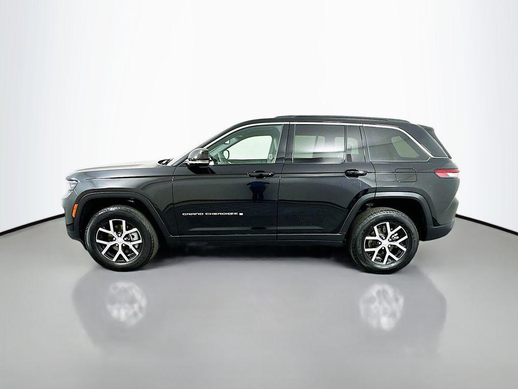 used 2024 Jeep Grand Cherokee car, priced at $27,000
