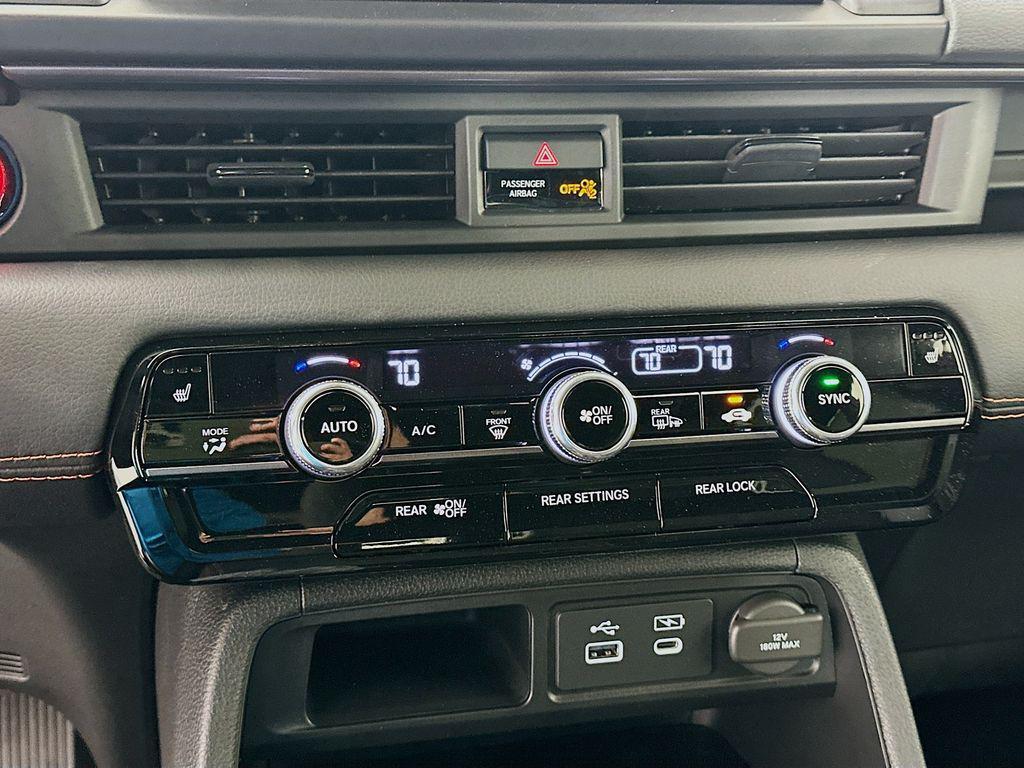 new 2025 Honda Pilot car, priced at $51,305