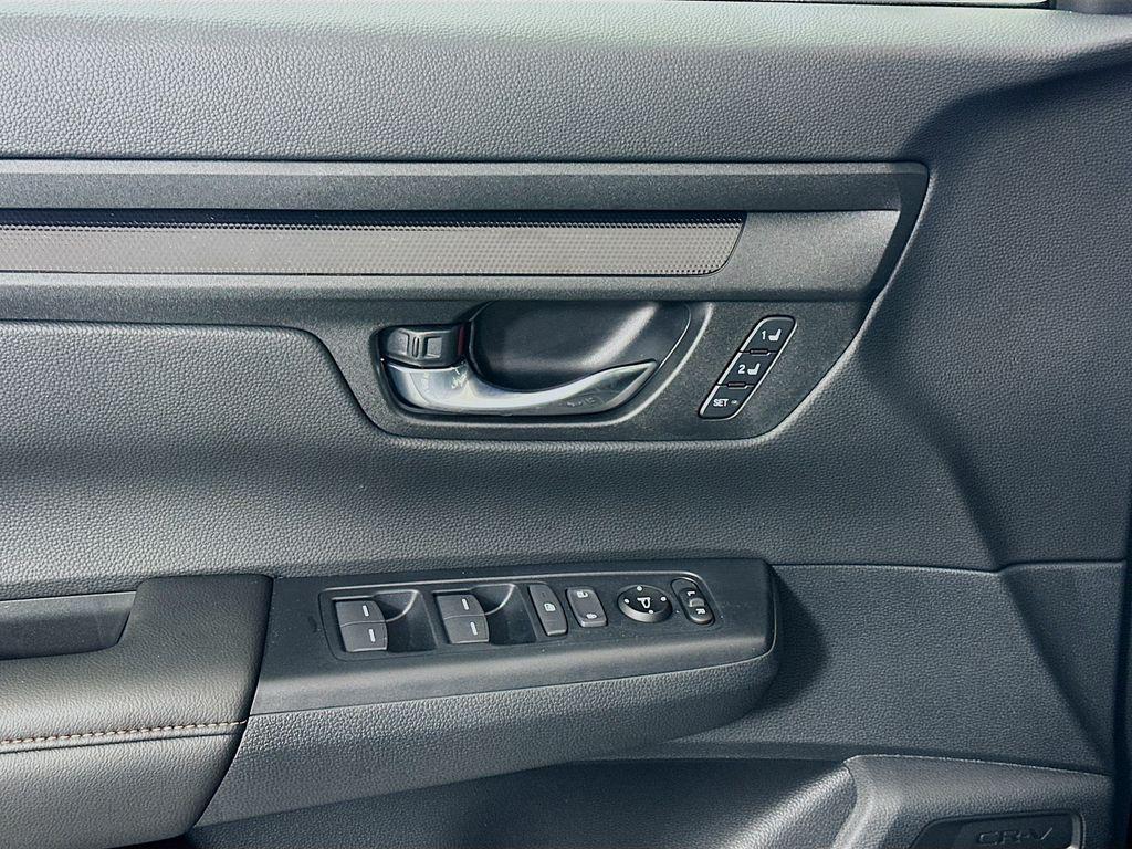 new 2026 Honda CR-V Hybrid car, priced at $40,175