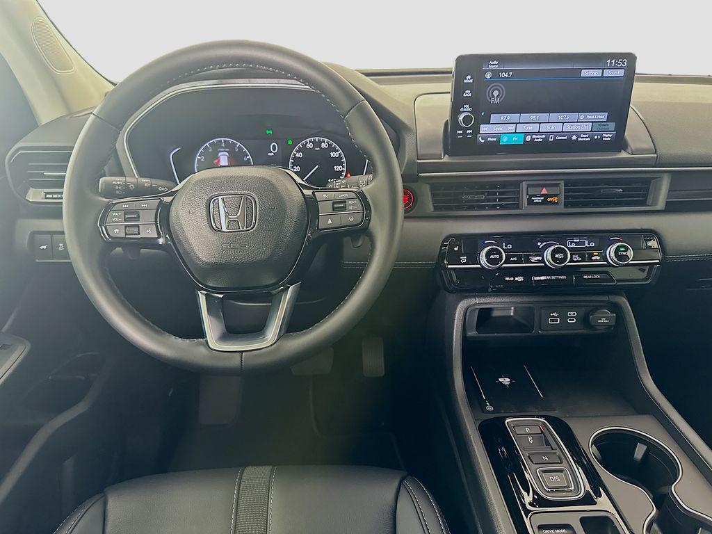 new 2025 Honda Pilot car, priced at $47,095