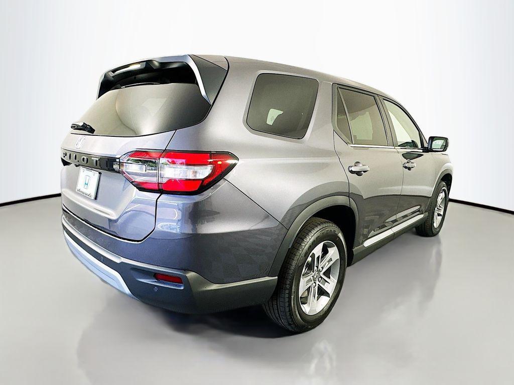 new 2025 Honda Pilot car, priced at $47,095