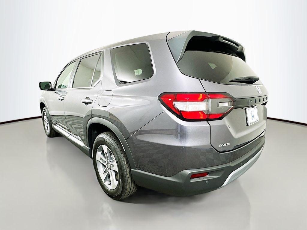 new 2025 Honda Pilot car, priced at $47,095
