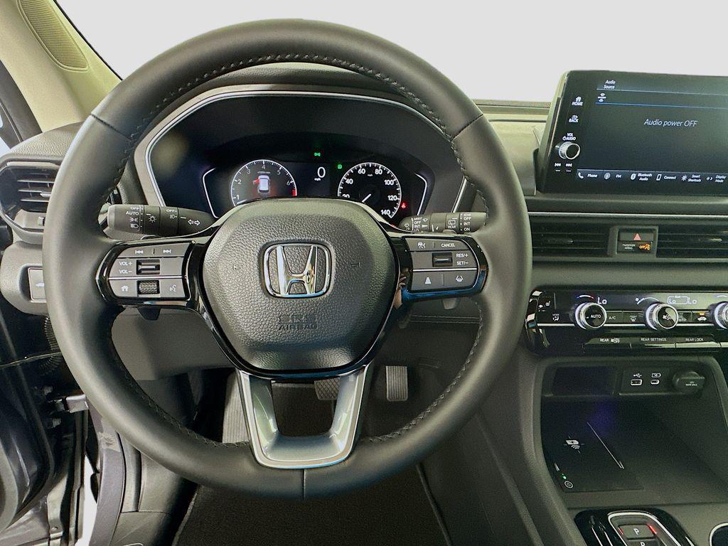 new 2025 Honda Pilot car, priced at $47,095