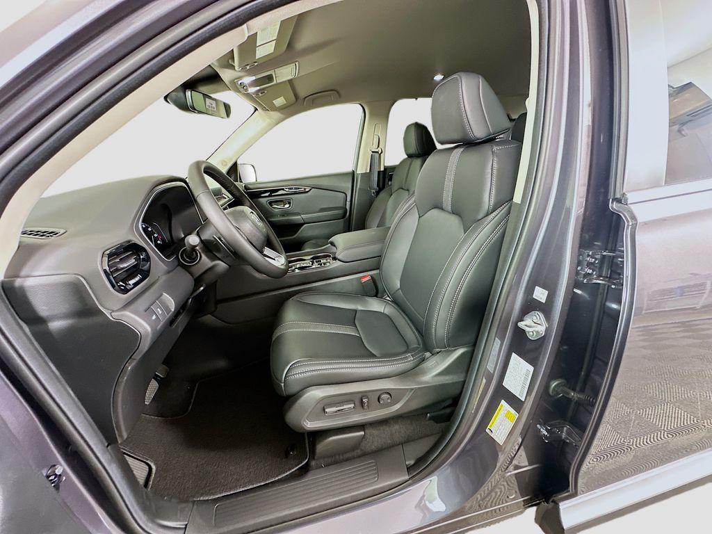 new 2025 Honda Pilot car, priced at $47,095