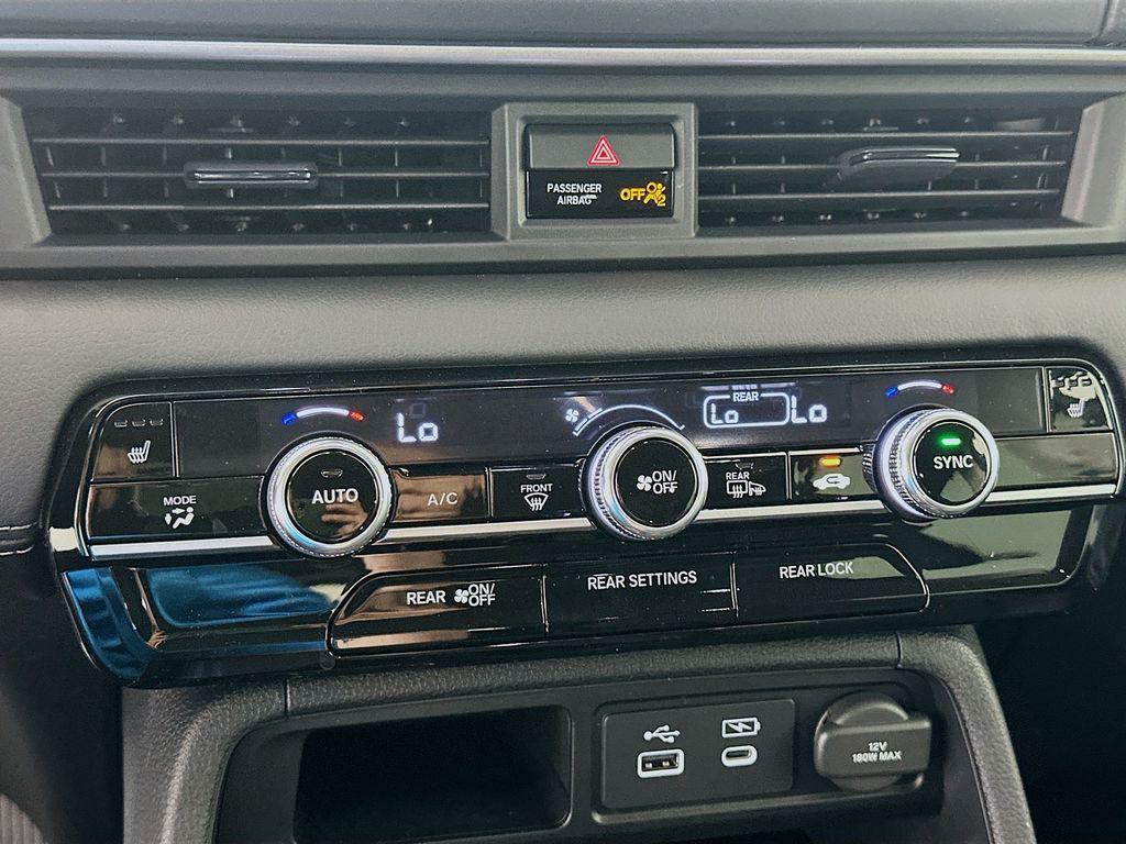 new 2025 Honda Pilot car, priced at $47,095