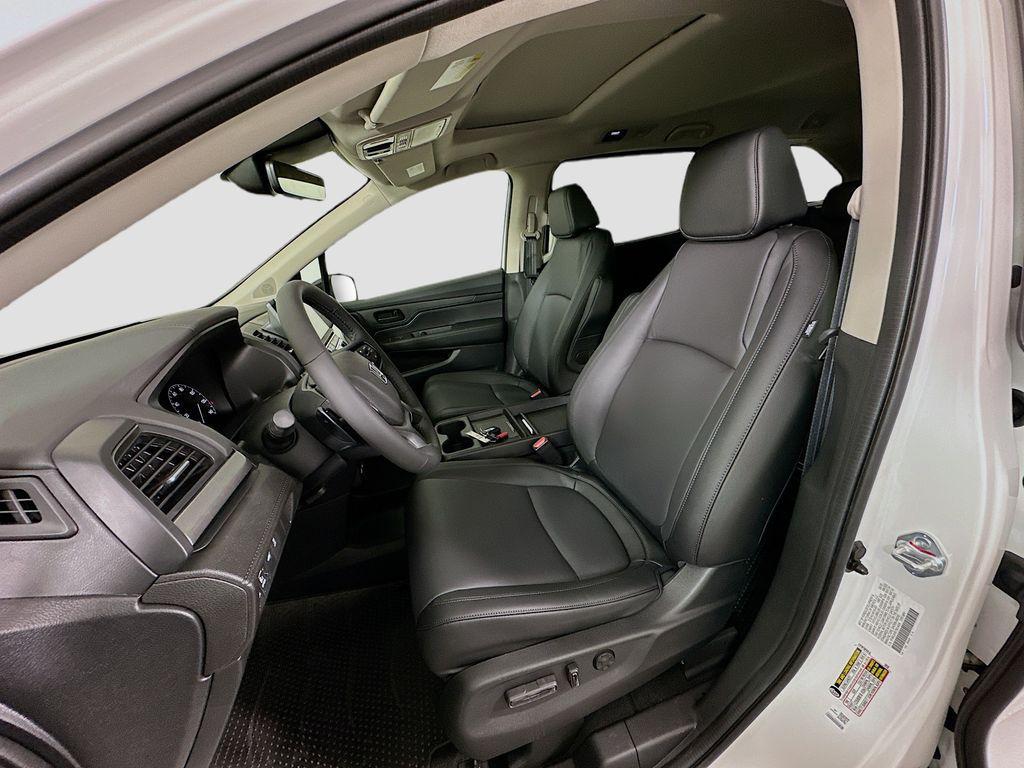 new 2026 Honda Odyssey car, priced at $43,845