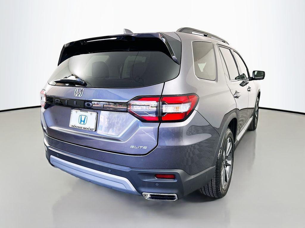 new 2025 Honda Pilot car, priced at $54,575