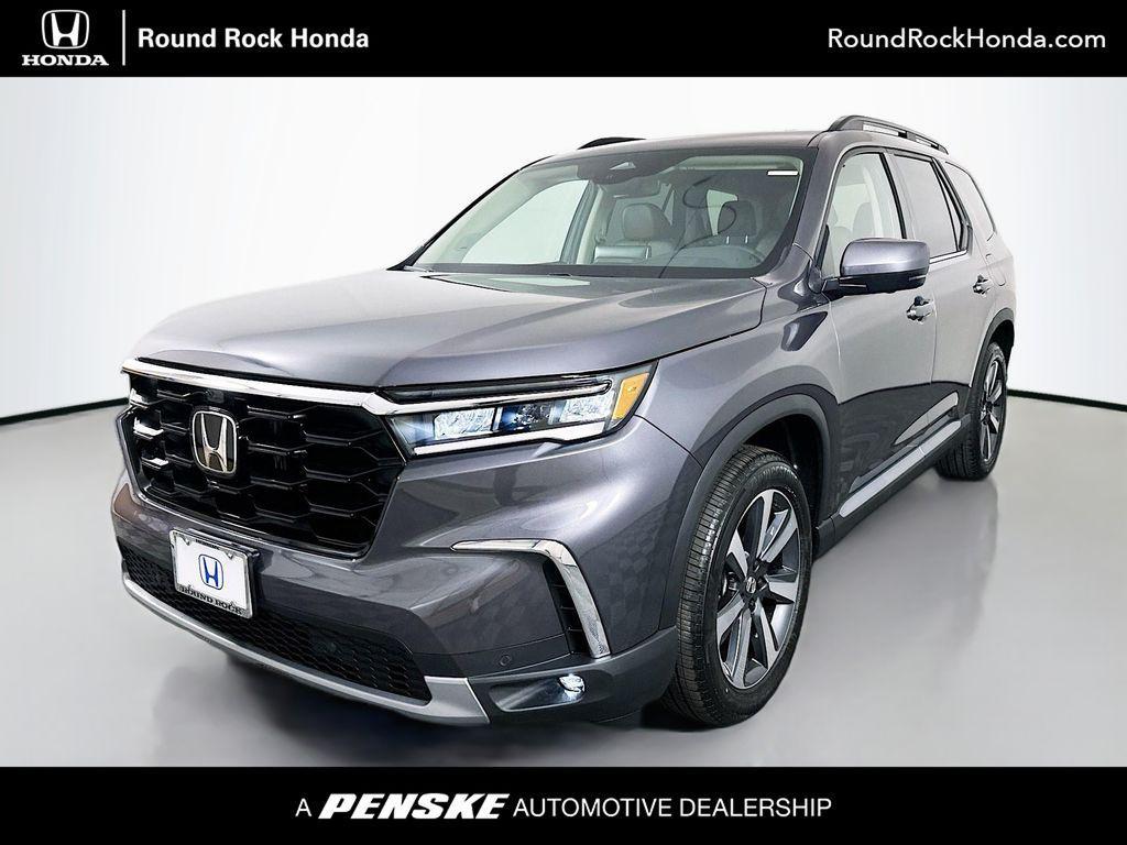 new 2025 Honda Pilot car, priced at $54,575