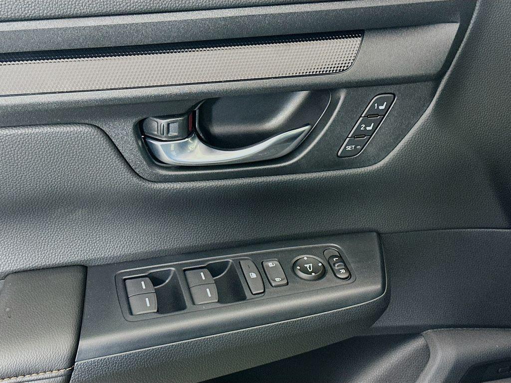 new 2026 Honda CR-V Hybrid car, priced at $40,175