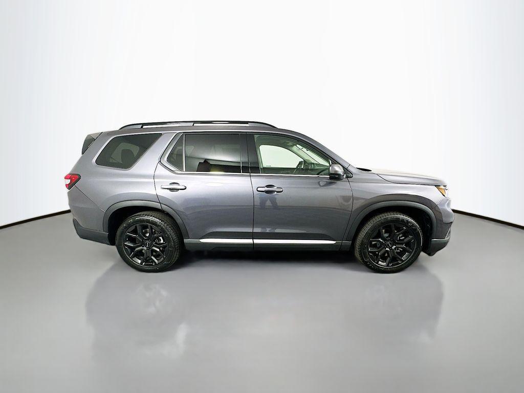 new 2025 Honda Pilot car, priced at $52,950