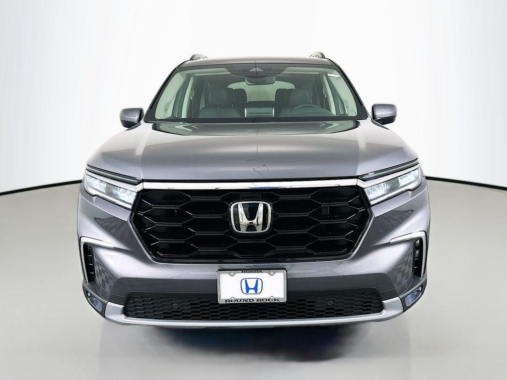 new 2025 Honda Pilot car, priced at $52,950