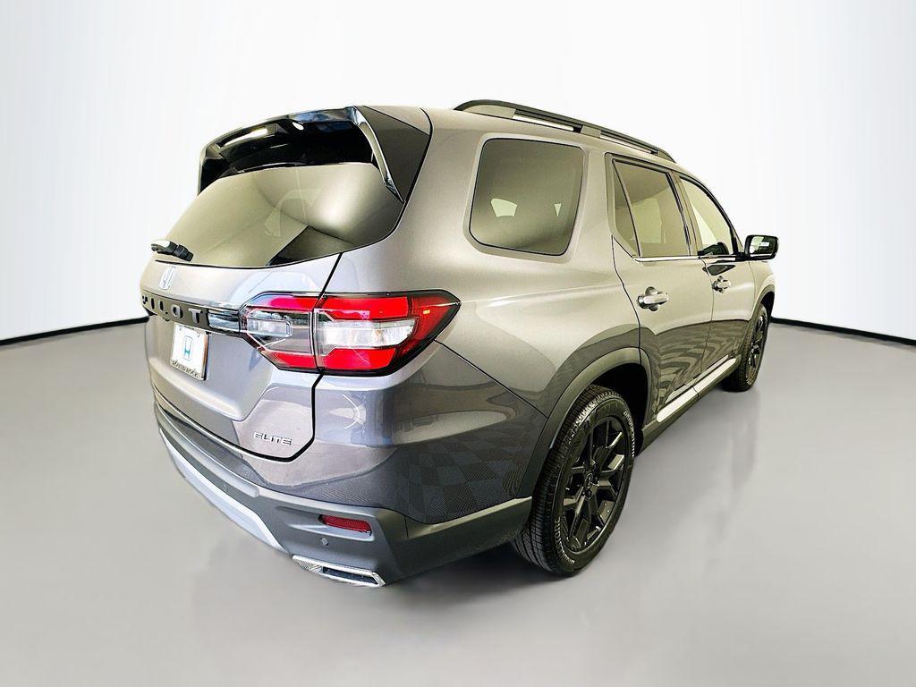 new 2025 Honda Pilot car, priced at $52,950