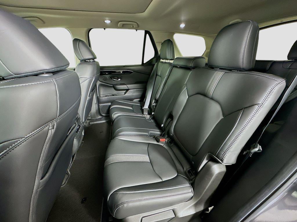 new 2025 Honda Pilot car, priced at $52,950