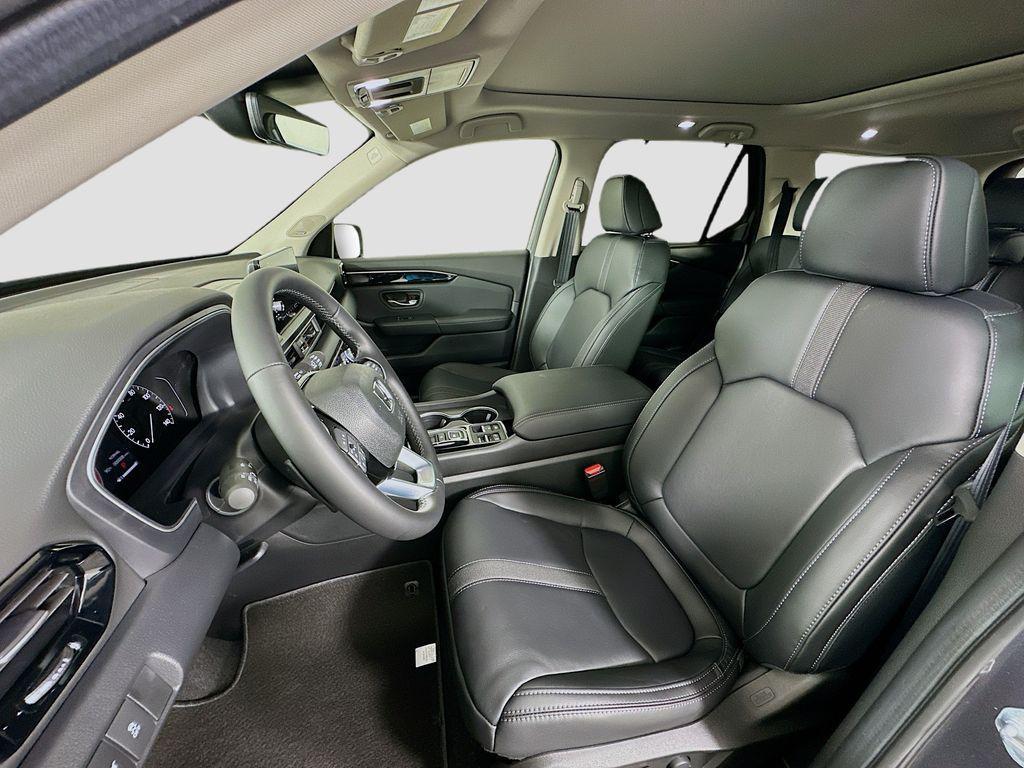 new 2025 Honda Pilot car, priced at $52,950