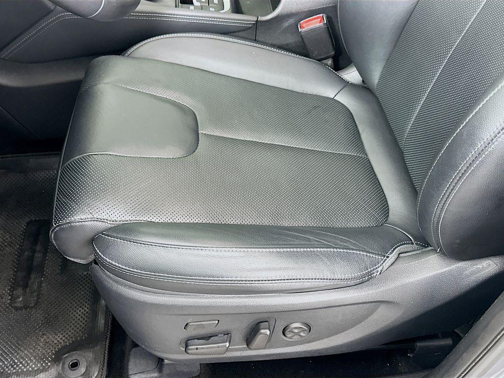 used 2019 Hyundai Santa Fe car, priced at $17,800