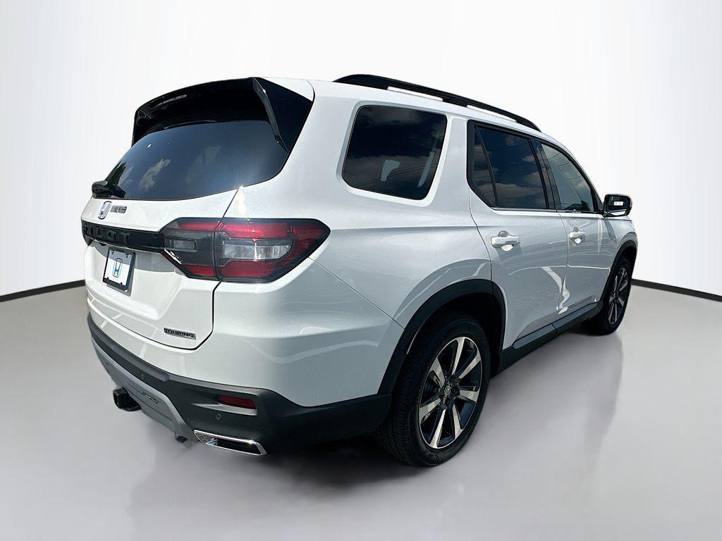 new 2025 Honda Pilot car, priced at $53,225