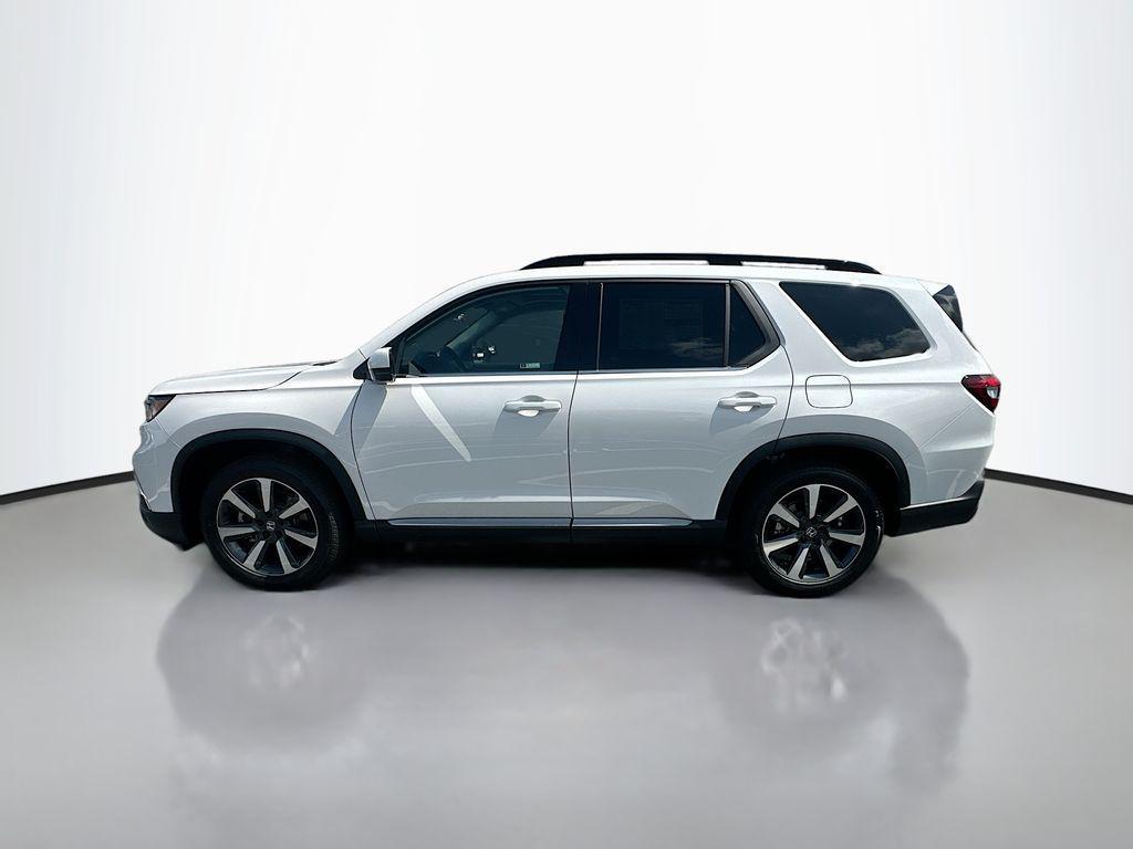 new 2025 Honda Pilot car, priced at $53,225
