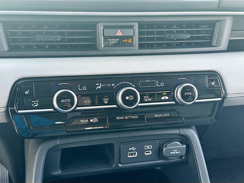 new 2025 Honda Pilot car, priced at $53,225