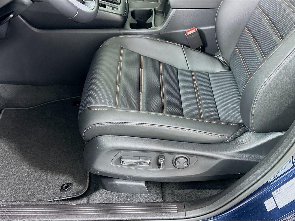 new 2026 Honda CR-V Hybrid car, priced at $40,175
