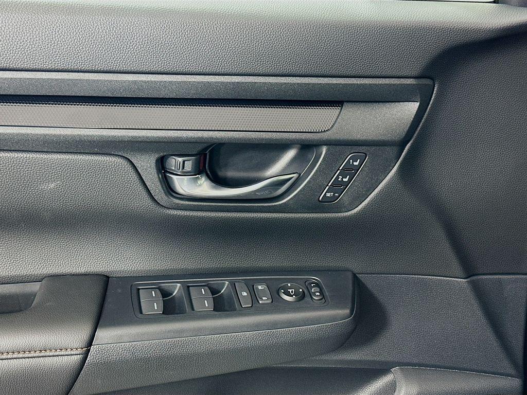 new 2026 Honda CR-V Hybrid car, priced at $40,175