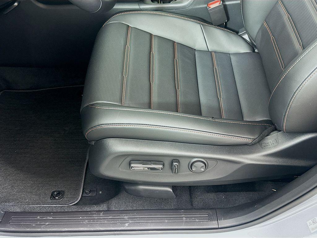 new 2026 Honda CR-V Hybrid car, priced at $40,175