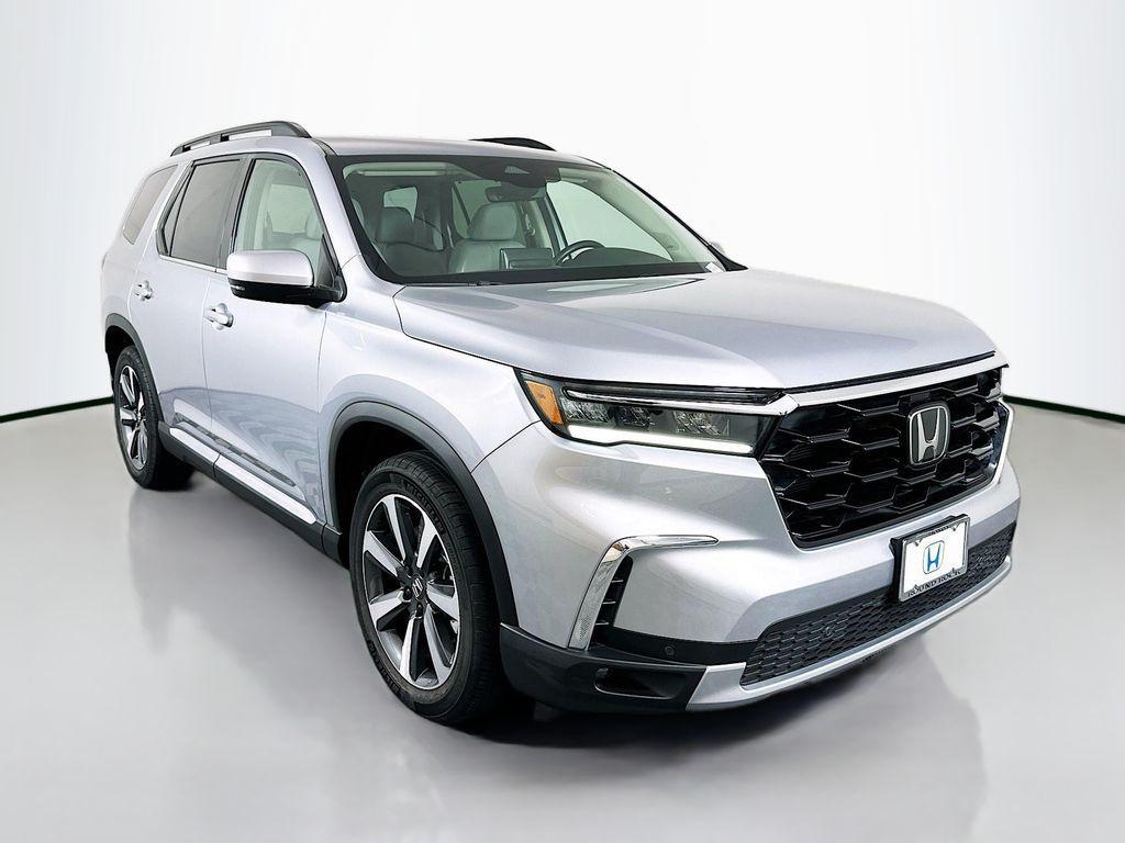 used 2023 Honda Pilot car, priced at $37,800
