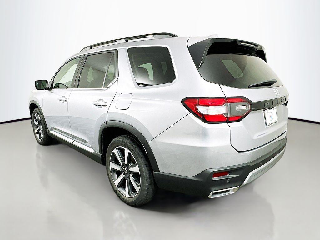 used 2023 Honda Pilot car, priced at $37,800