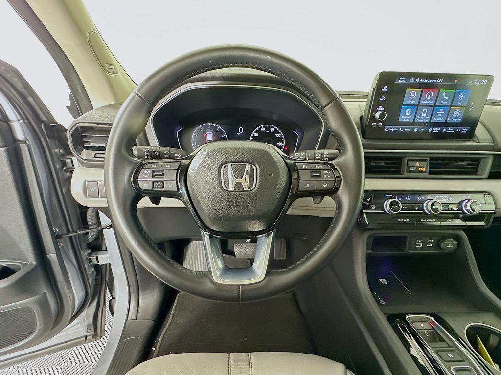 used 2023 Honda Pilot car, priced at $37,800