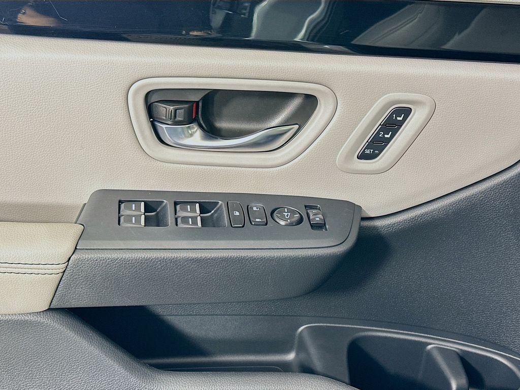 used 2023 Honda Pilot car, priced at $37,800