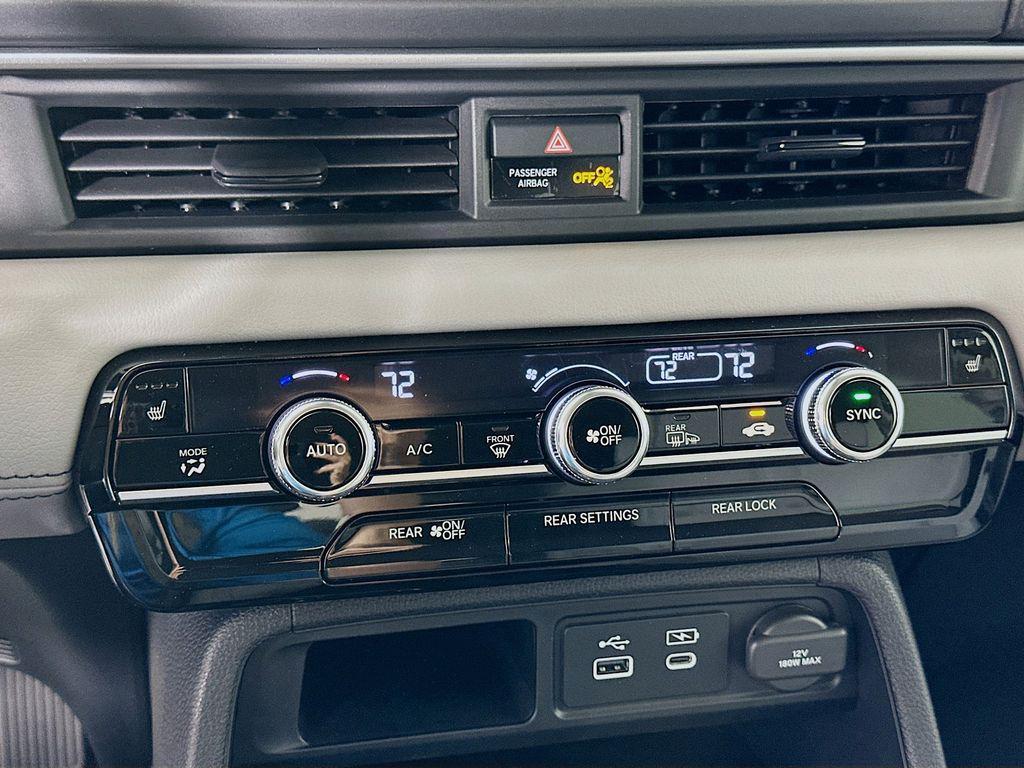 new 2025 Honda Pilot car, priced at $46,180