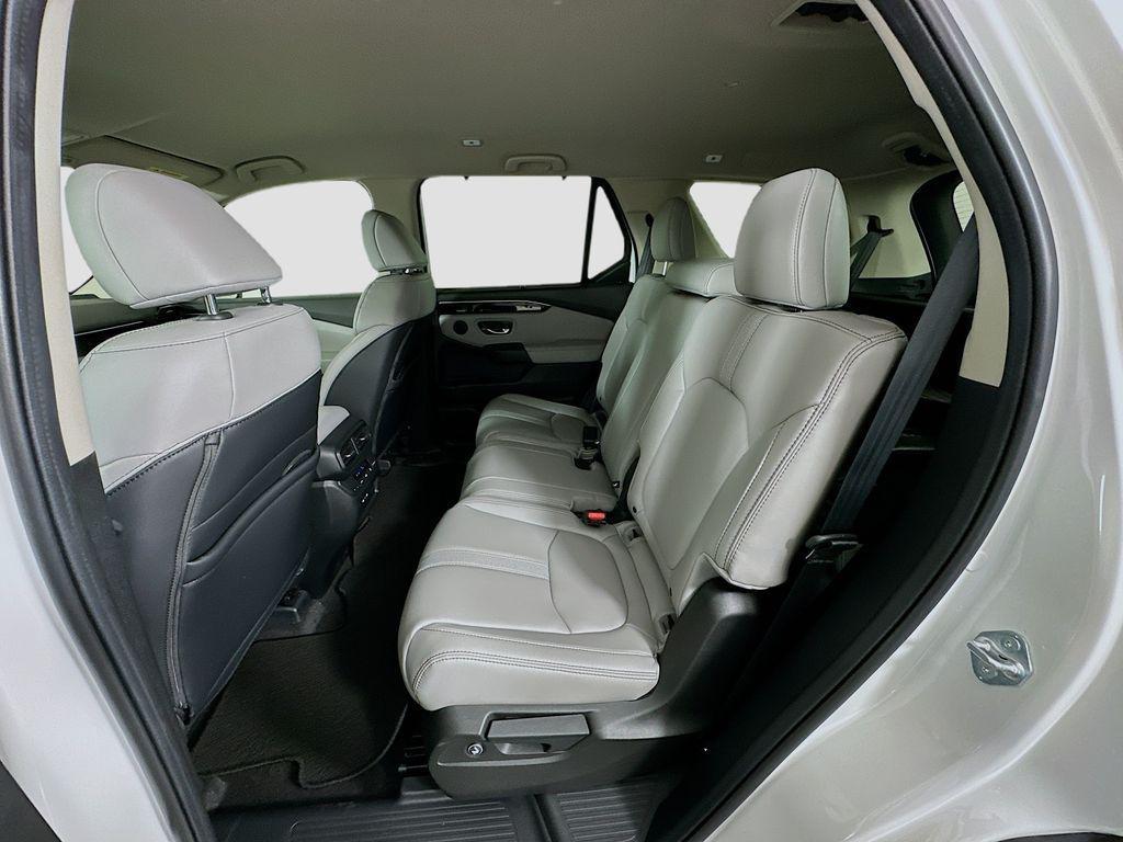 new 2025 Honda Pilot car, priced at $46,180