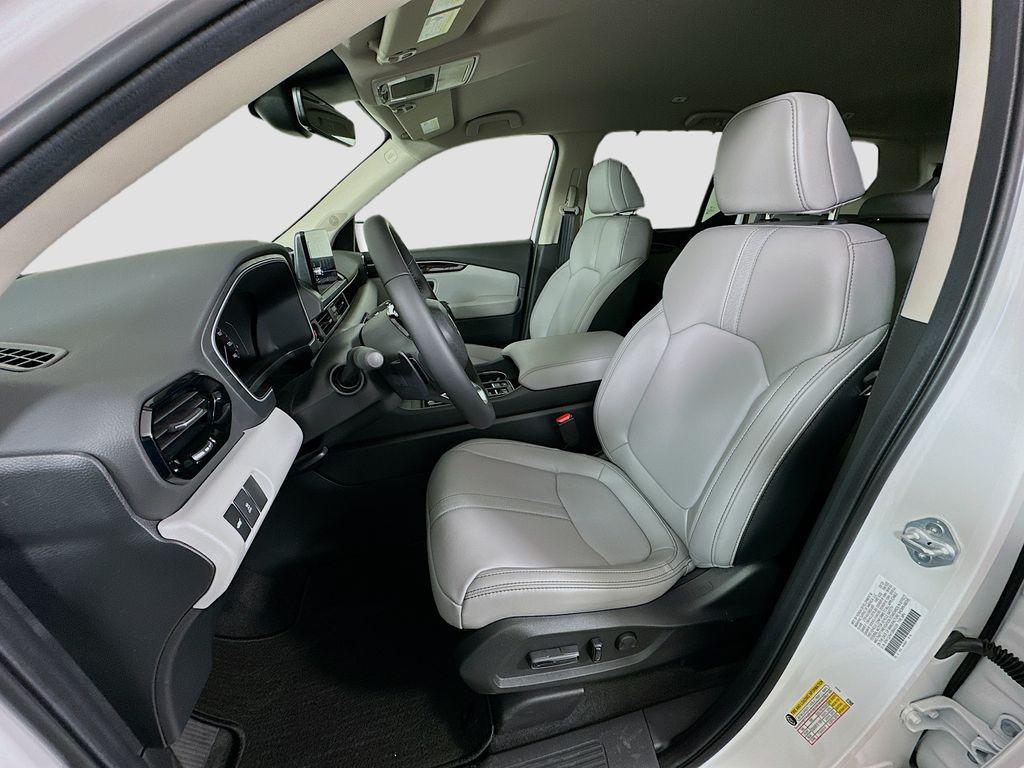 new 2025 Honda Pilot car, priced at $46,180