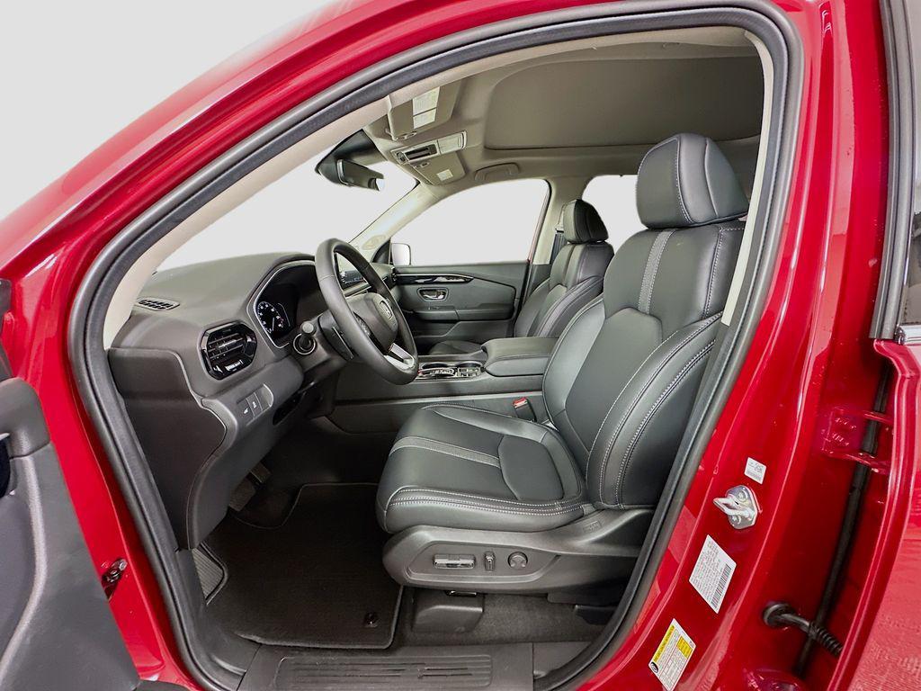 new 2025 Honda Pilot car, priced at $51,505