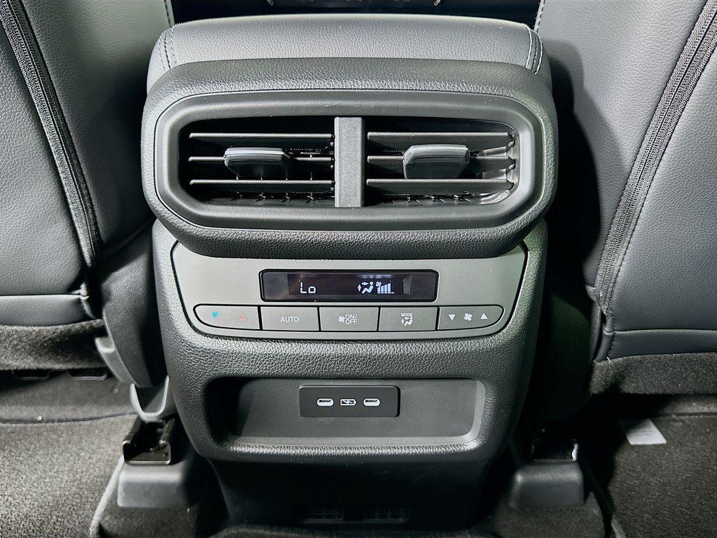 new 2025 Honda Pilot car, priced at $51,505