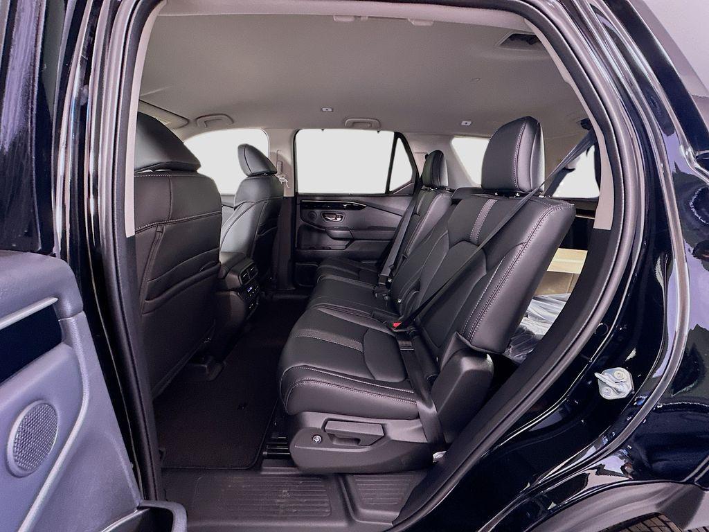 new 2025 Honda Pilot car, priced at $45,725