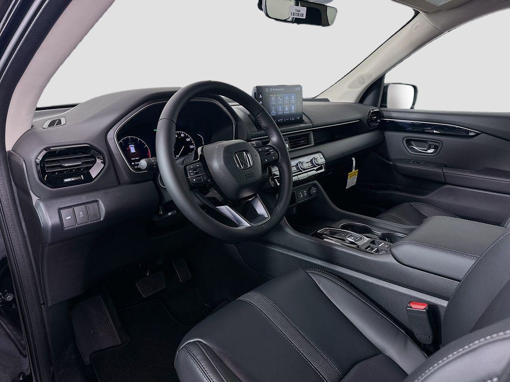 new 2025 Honda Pilot car, priced at $45,725